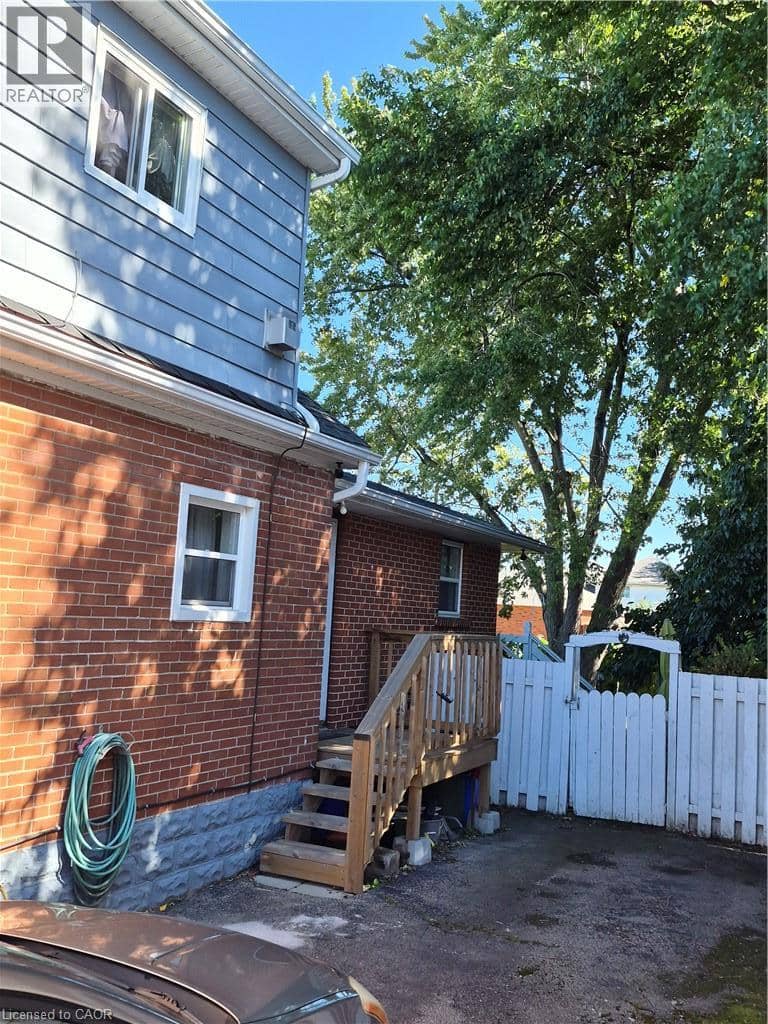 143 WALTER Avenue S, Hamilton, photo 4