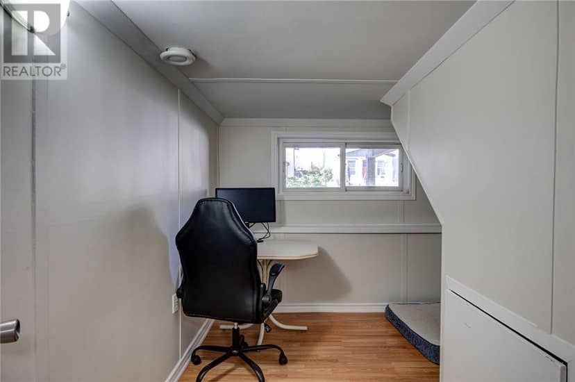 459 Wembley Drive — photo 18 of 20