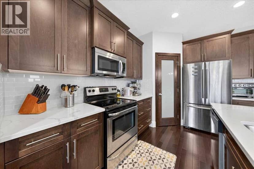 416 37 Avenue NW — photo 22 of 40
