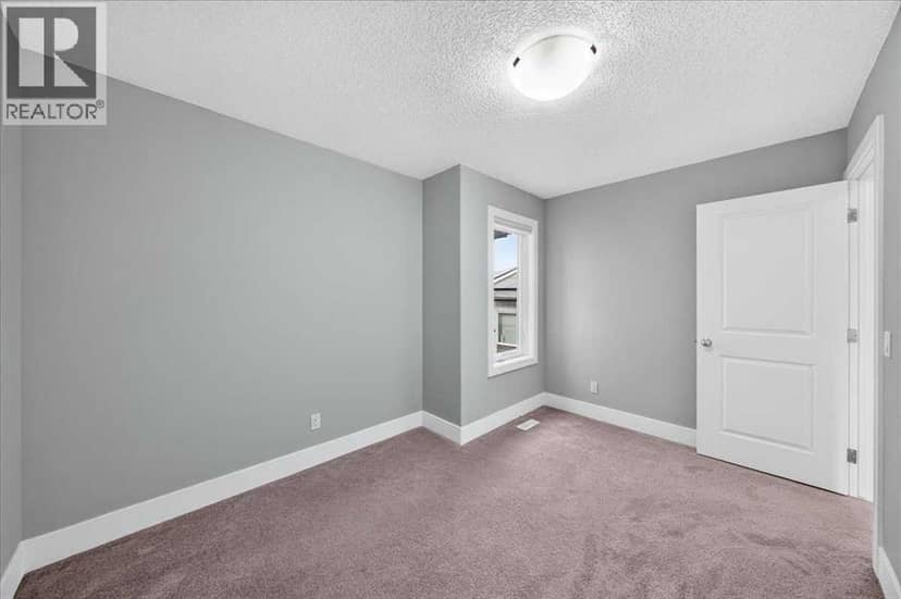 416 37 Avenue NW — photo 36 of 40