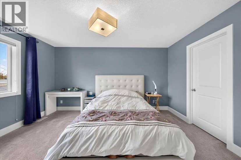 416 37 Avenue NW — photo 39 of 40