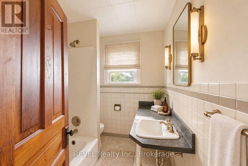 63 Carleton Street S — photo 38 of 40