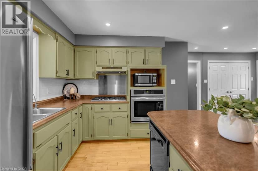 218 NORTHUMBERLAND Street — photo 12 of 40