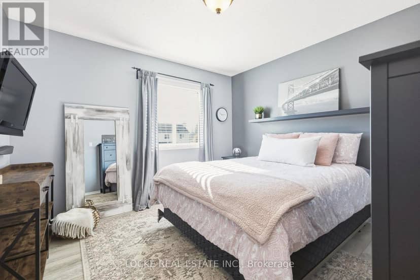 2174 Saturn Crescent — photo 26 of 40