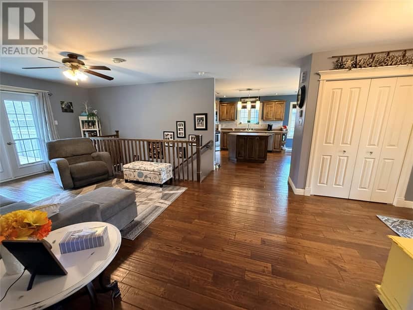 70 Harmsworth Drive — photo 10 of 40