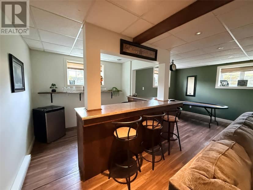 70 Harmsworth Drive — photo 37 of 40