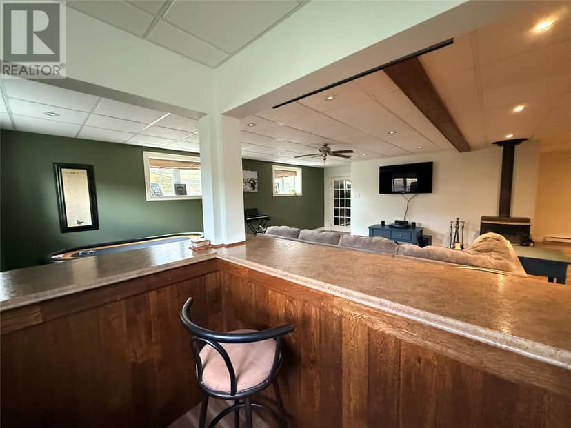 70 Harmsworth Drive — photo 38 of 40