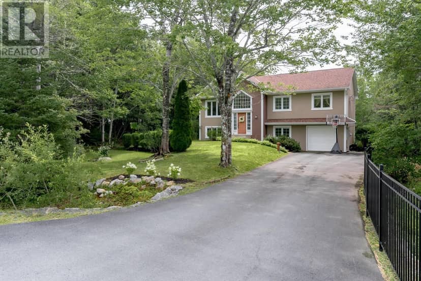 319 Buckingham Drive, Stillwater Lake