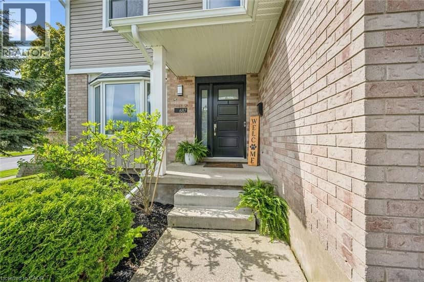 687 CHAMPLAIN Boulevard, Cambridge, photo 3