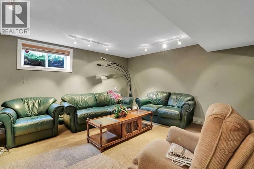 137 11 Avenue NW — photo 30 of 40