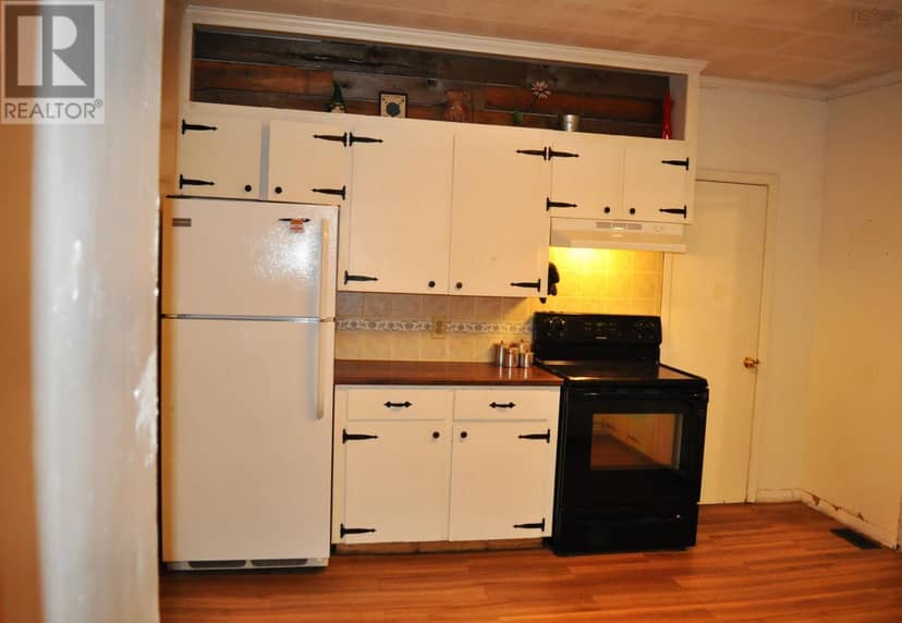 54 CENTRE Street — photo 16 of 40