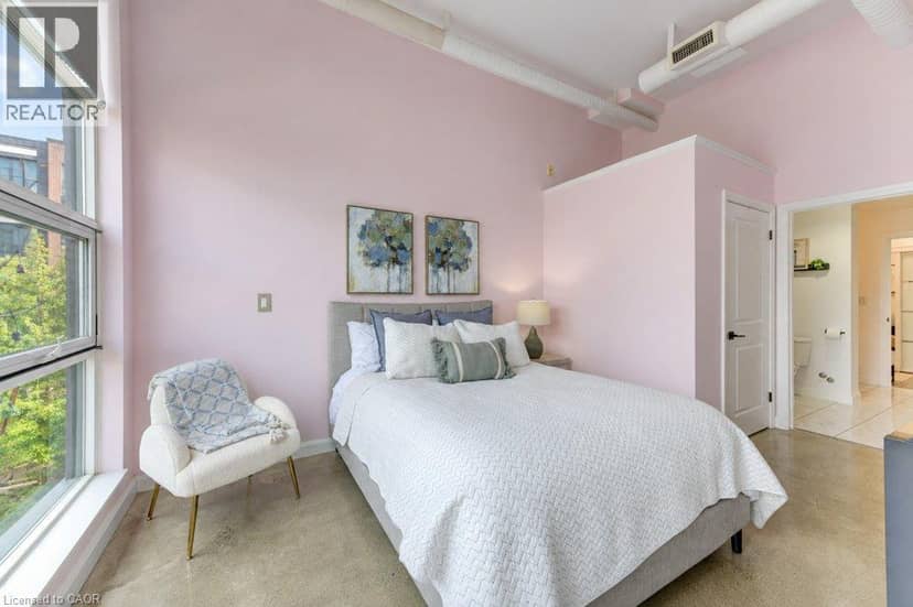 410 KING Street W Unit# 614 — photo 17 of 38