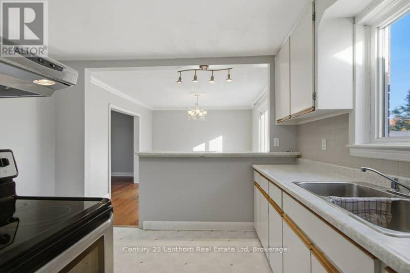 1 Clarke Boulevard — photo 16 of 34