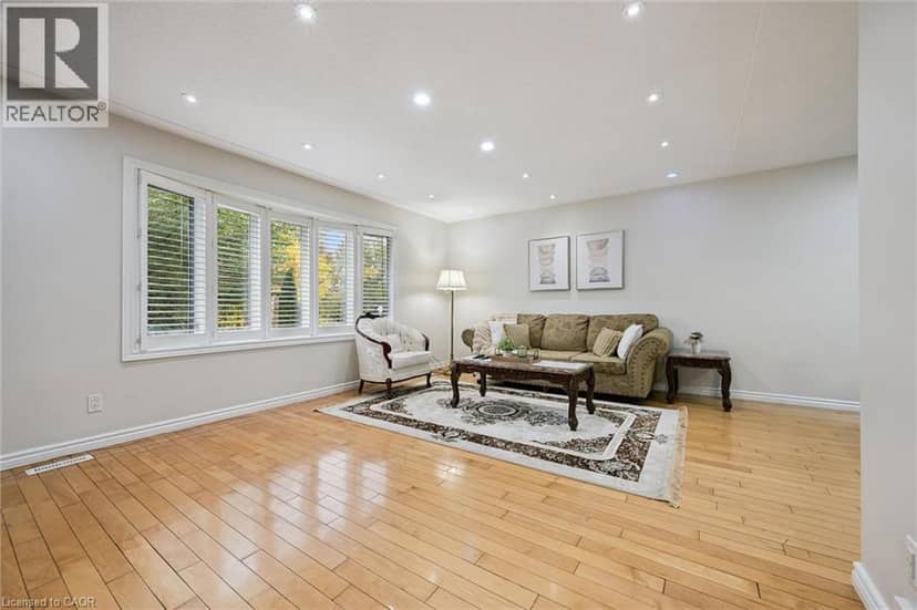 326 MANCHESTER Road — photo 9 of 32