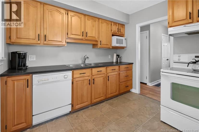 108 Cherry Avenue — photo 11 of 40