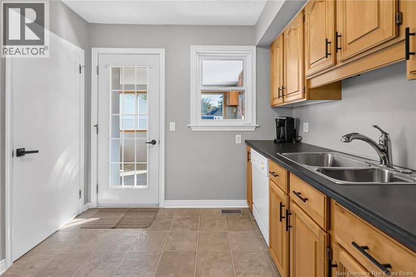 108 Cherry Avenue — photo 12 of 40