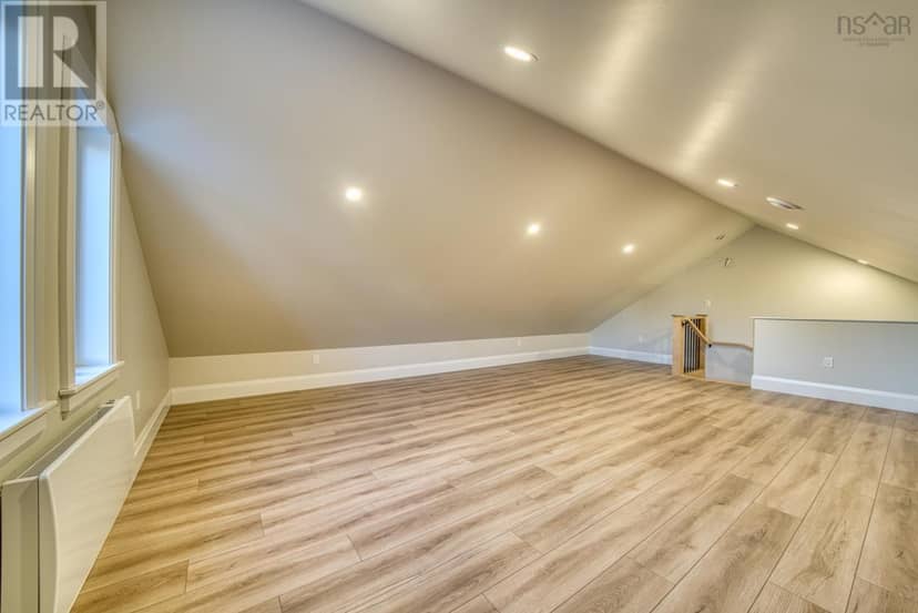 17 Soleil Crescent — photo 38 of 40