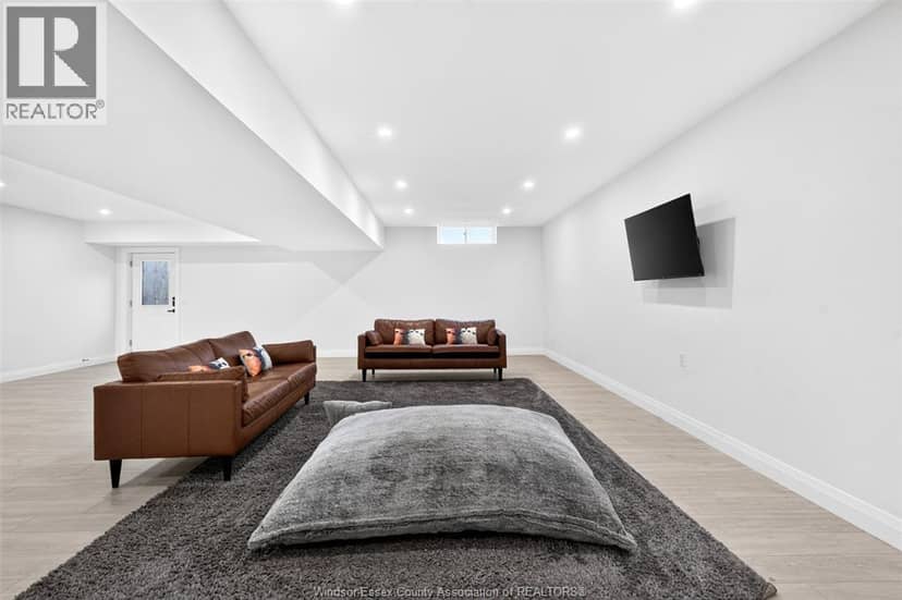 1420 Mullins Drive — photo 35 of 40