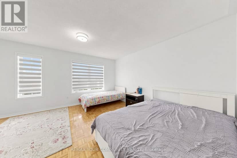 15 Benjamin Hood Crescent — photo 11 of 27