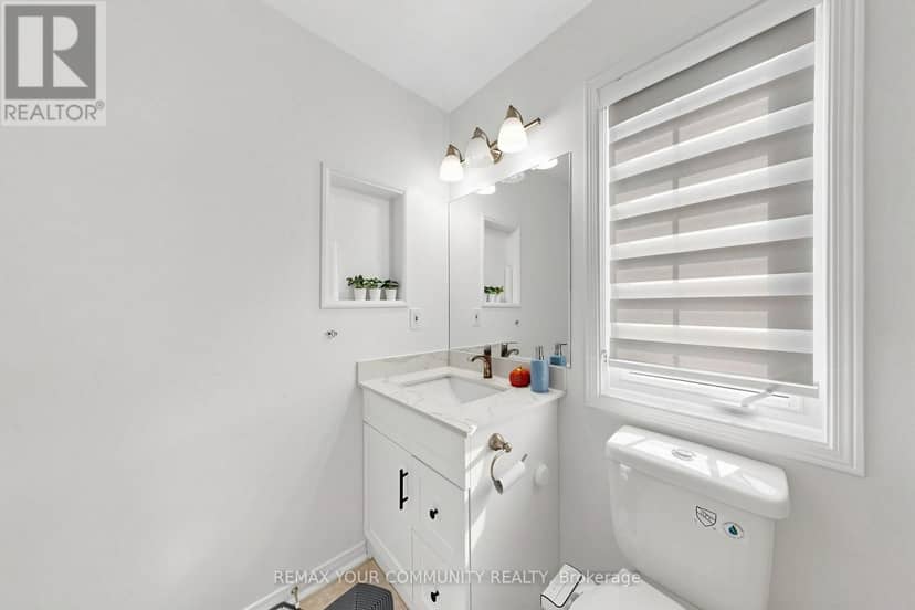 15 Benjamin Hood Crescent — photo 18 of 27