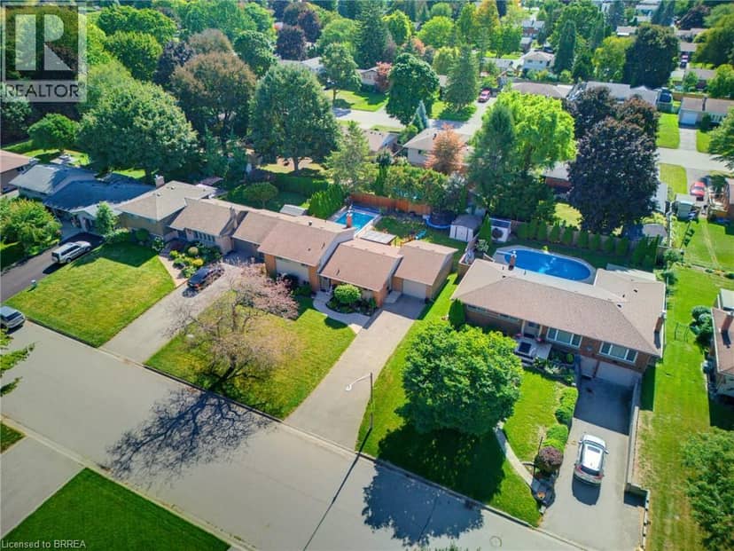 27 BRIER Crescent, Brantford, photo 6