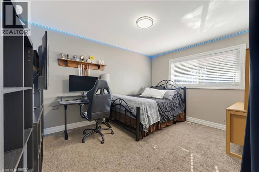 27 BRIER Crescent — photo 21 of 40