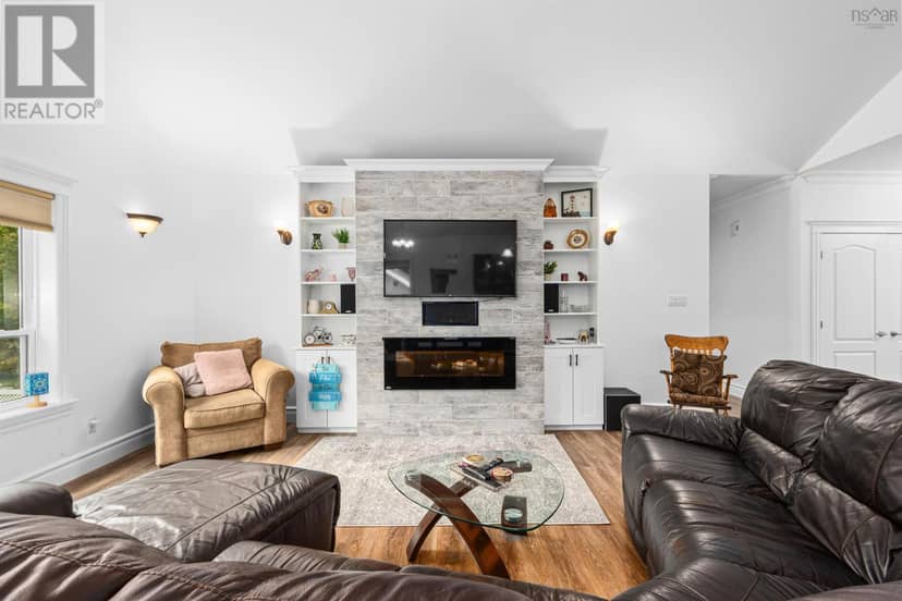170 Magnate Court, Hammonds Plains, photo 5