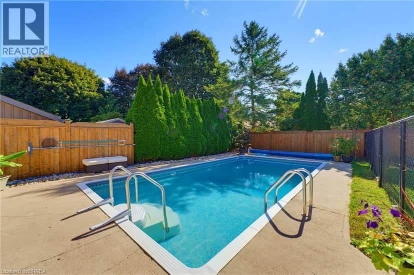 27 BRIER Crescent — photo 33 of 40