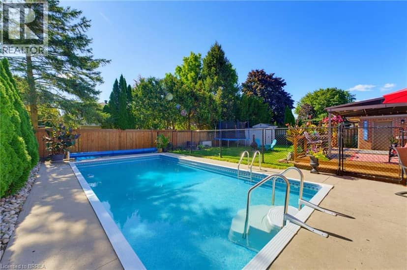 27 BRIER Crescent — photo 35 of 40