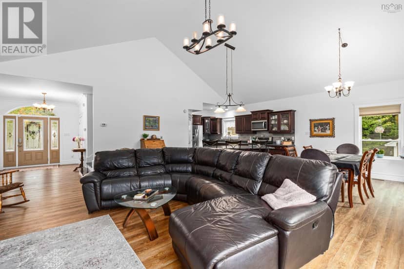 170 Magnate Court, Hammonds Plains, photo 6