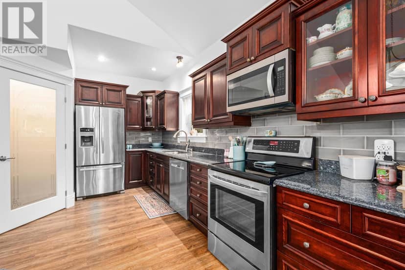 170 Magnate Court, Hammonds Plains, photo 8