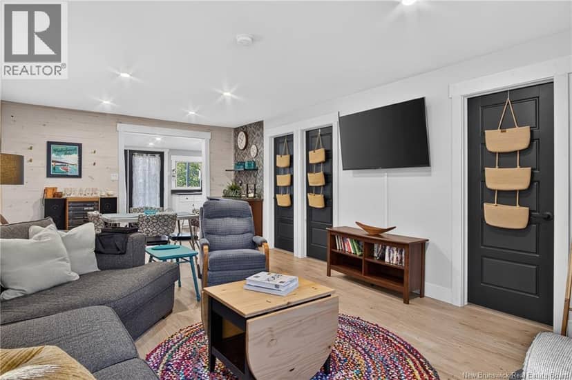 7 Warden Road — photo 10 of 25
