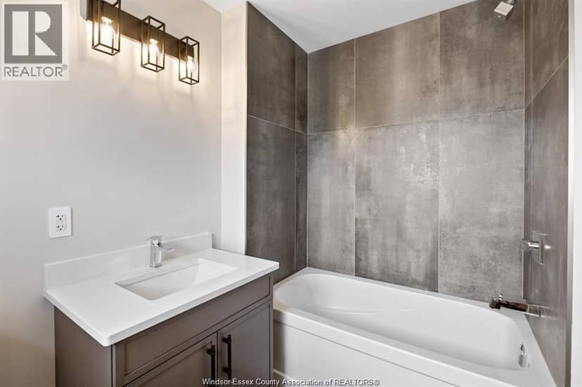 4410 Caterina — photo 27 of 40