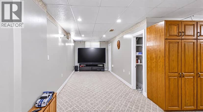 726 Sandison — photo 25 of 40