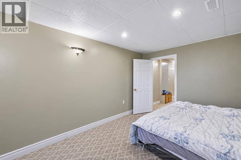 726 Sandison — photo 32 of 40