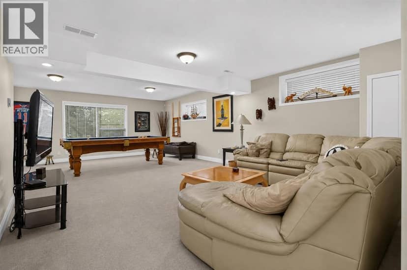 44 Strathlea Close SW — photo 27 of 37