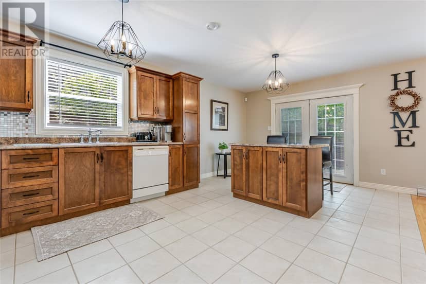 1833 Topsail Road, Paradise, photo 8