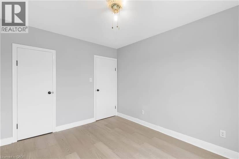 76 JOHNSTON Street — photo 10 of 26