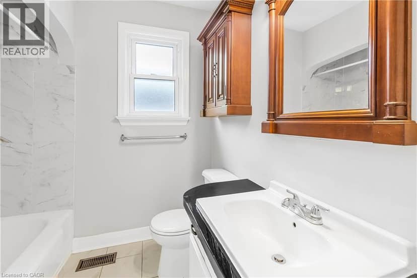 76 JOHNSTON Street — photo 12 of 26