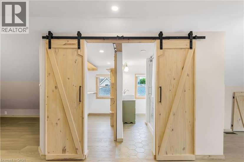 76 JOHNSTON Street — photo 17 of 26