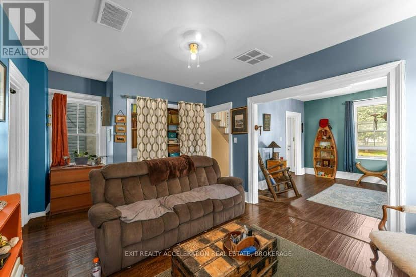 163 Green Street — photo 12 of 39