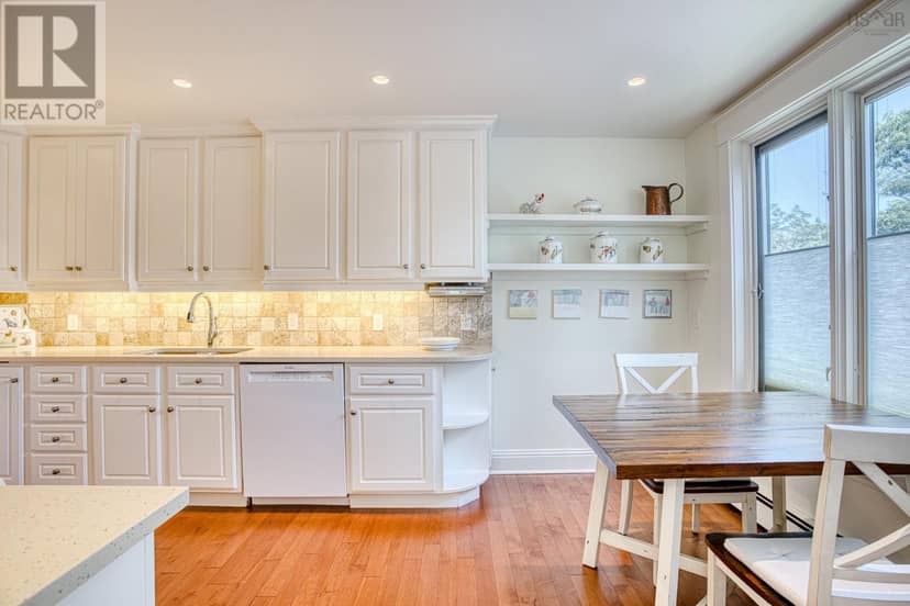 1079 Bellevue Avenue — photo 19 of 38