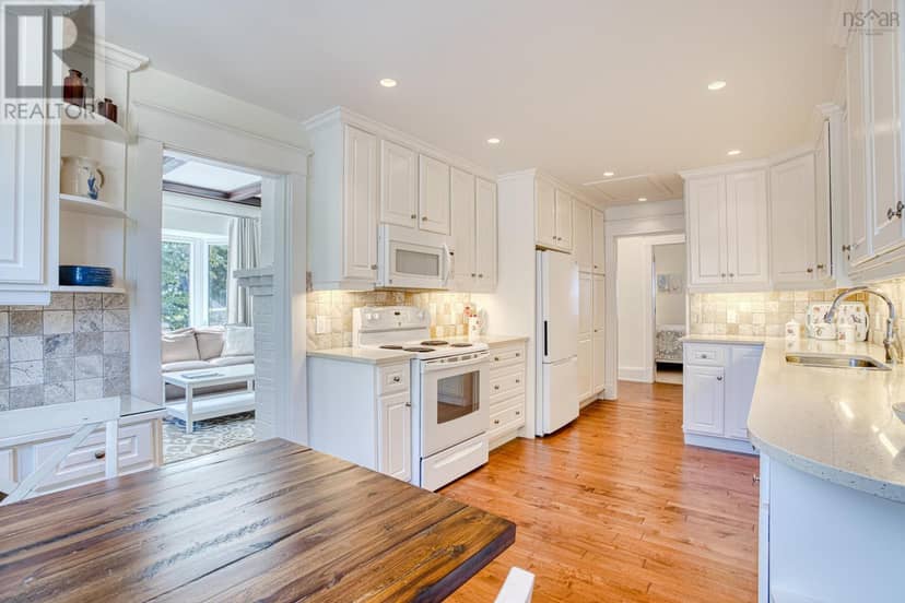 1079 Bellevue Avenue — photo 21 of 38