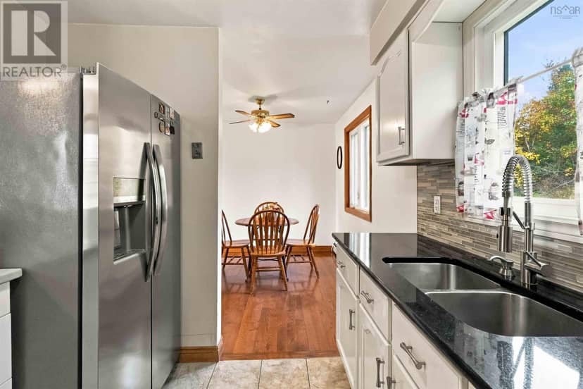 29 Marilyn Drive — photo 14 of 37