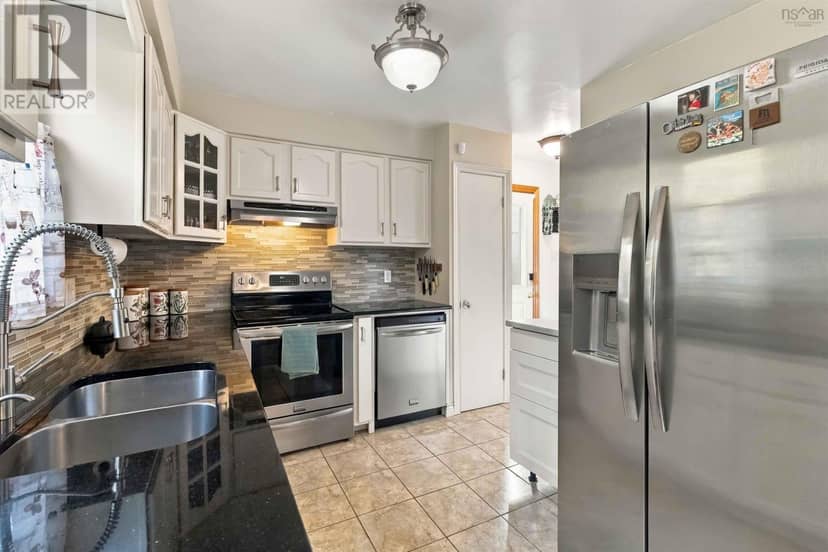 29 Marilyn Drive — photo 13 of 37