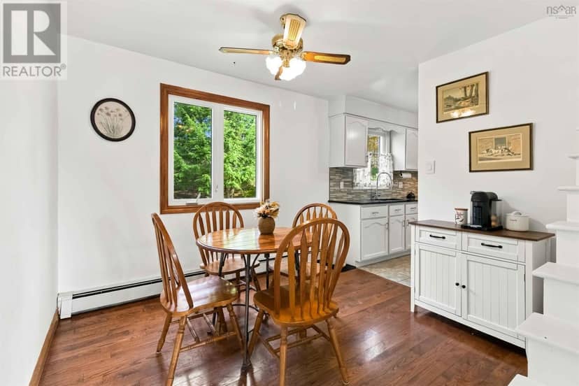 29 Marilyn Drive — photo 10 of 37