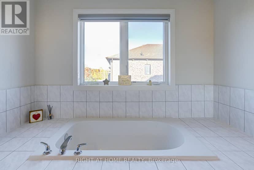 171 Crombie Street — photo 28 of 40