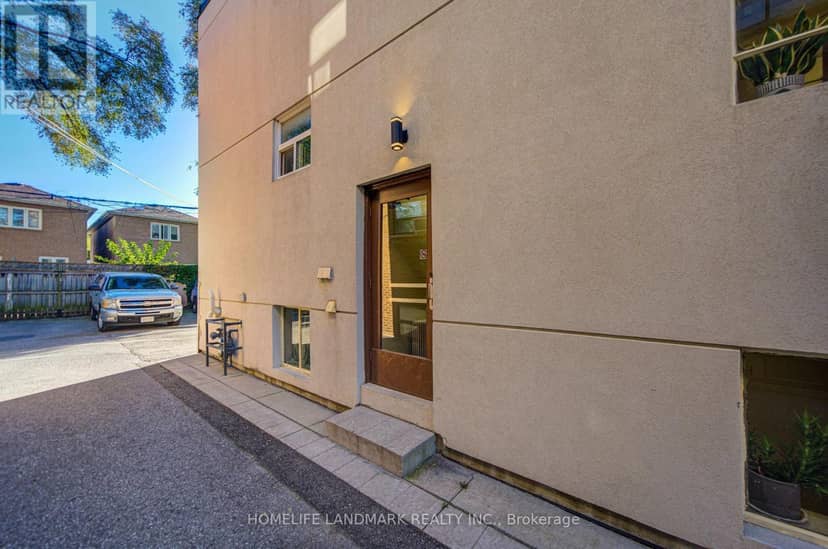 827 Cosburn Avenue, Toronto, photo 4