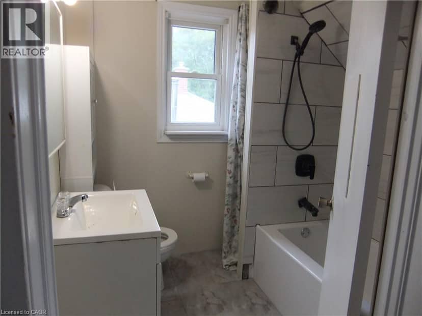 189 KENT Street S — photo 15 of 26