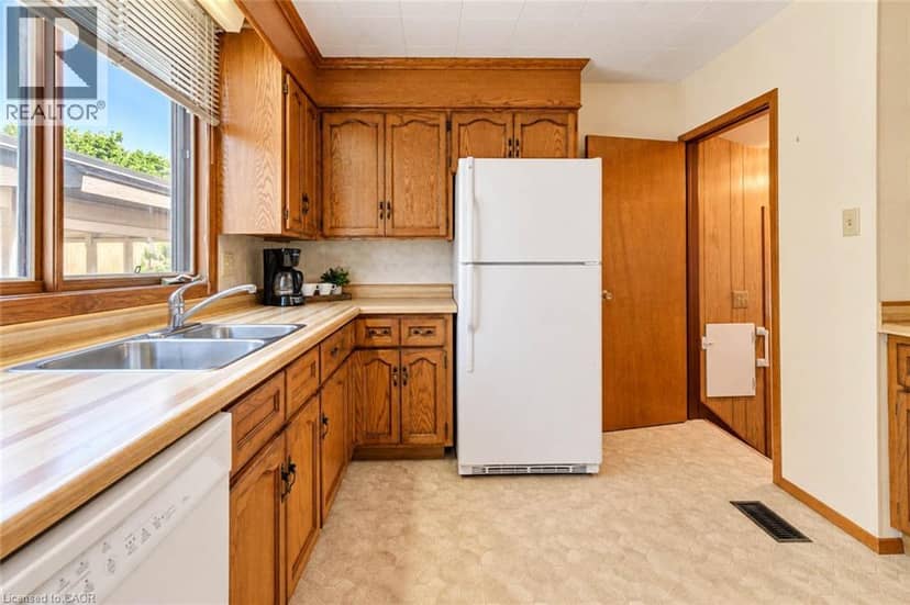 243 EDWIN Street — photo 19 of 40